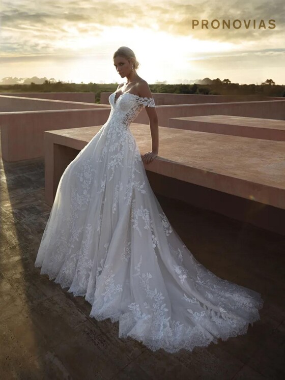 Catálogo Pronovias en Ciudad de México | Vintage | 29/6/2023 - 28/9/2023