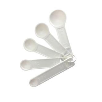 Oferta de Juego de 5 Cucharas Medidoras de Plástico Prácticas Color Blancas Metaltex por $62 en Anforama