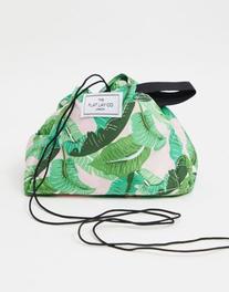 Oferta de The Flat Lay Co. Drawstring Makeup Bag - Tropical Print por $17 en ASOS