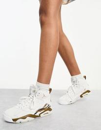 Oferta de Jordan 3 Peat trainers in white and beige por $92.97 en ASOS