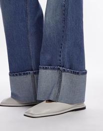 Oferta de Topshop Charlotte leather square toe unlined flat shoes in off white por $61.99 en ASOS