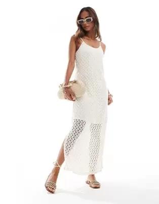 Oferta de Vero Moda crochet overlay jersey maxi dress in cream por $55.99 en ASOS