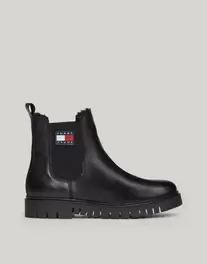 Oferta de Tommy Jeans Warm lined leather cleat chelsea boots in black por $160 en ASOS