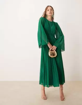 Oferta de ASOS DESIGN tie back fluted sleeve pleated chevron chiffon midi dress in green por $55 en ASOS