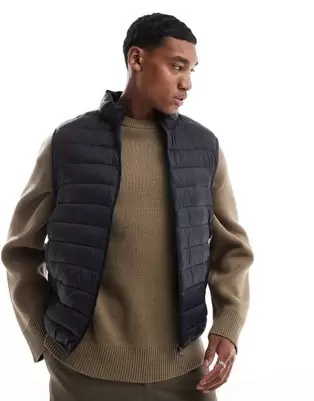 Oferta de French Connection puffer gilet in navy por $65.99 en ASOS