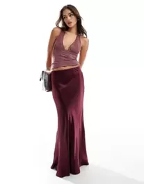 Oferta de Threadbare satin maxi skirt in burgundy por $49.99 en ASOS