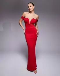 Oferta de True Violet plunge neck off shoulder maxi gown in red por $159.99 en ASOS