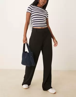 Oferta de JDY wide leg tailored trousers in black por $28 en ASOS