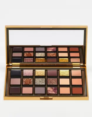 Oferta de Huda Beauty Empowered Eyeshadow Palette por $50 en ASOS