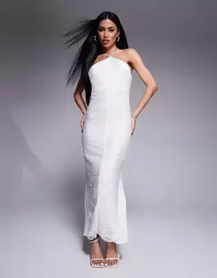 Oferta de Forever New Bridal fringe drape midaxi dress in ivory por $150 en ASOS