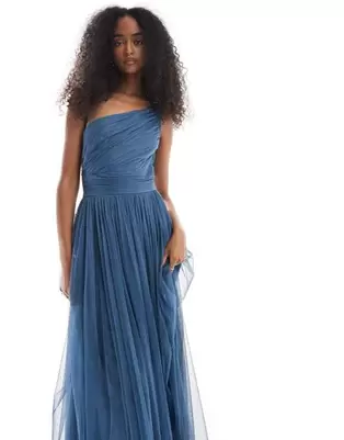 Oferta de Lace & Beads Bridesmaid one shoulder maxi dress in deep blue por $80 en ASOS