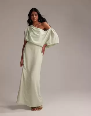 Oferta de ASOS DESIGN Bridesmaids crepe one shoulder draped maxi dress in light green por $110 en ASOS