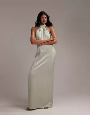 Oferta de ASOS DESIGN Bridesmaids lace detail halter column maxi dress in light green por $110 en ASOS