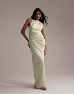 Oferta de ASOS DESIGN Bridesmaids draped overlay crepe maxi dress inlight green por $110 en ASOS
