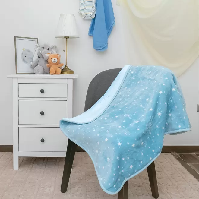 Oferta de Cobertor flannel con borrega, ideal para el paseo, 100 x 80 cm por $229 en Baby mink