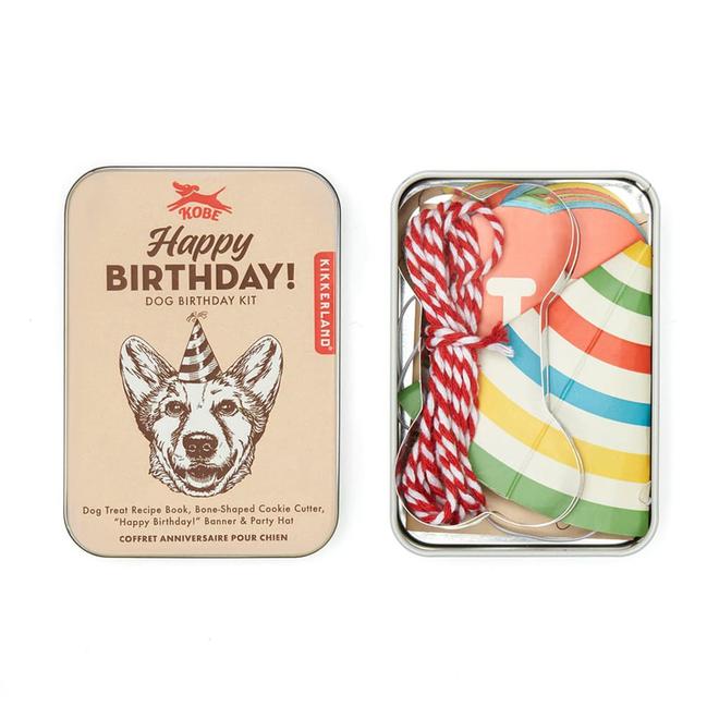 Oferta de Kit de cumpleaños para perro Kikkerland™ Kobe por $148 en Bed Bath & Beyond