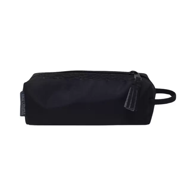 Oferta de Estuche chico de viaje de tela de tiburón Marometta™ color negro por $68 en Bed Bath & Beyond