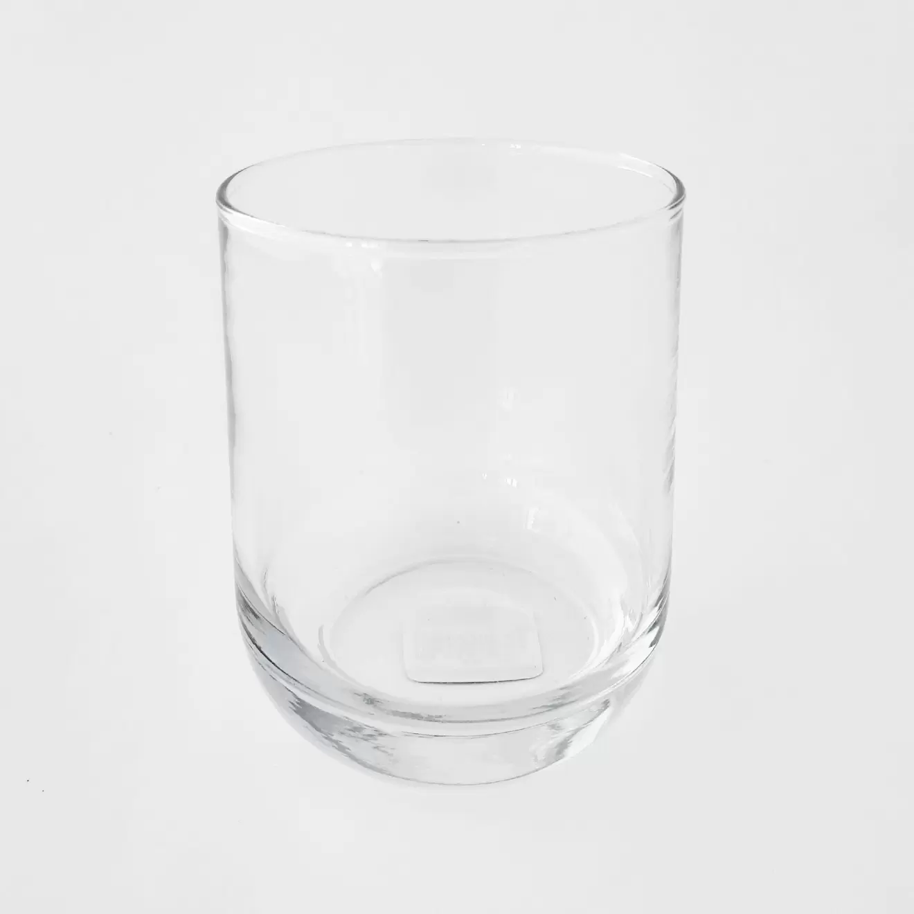 Oferta de Vaso de vidrio White Glo Dof Koba por $49 en Bed Bath & Beyond