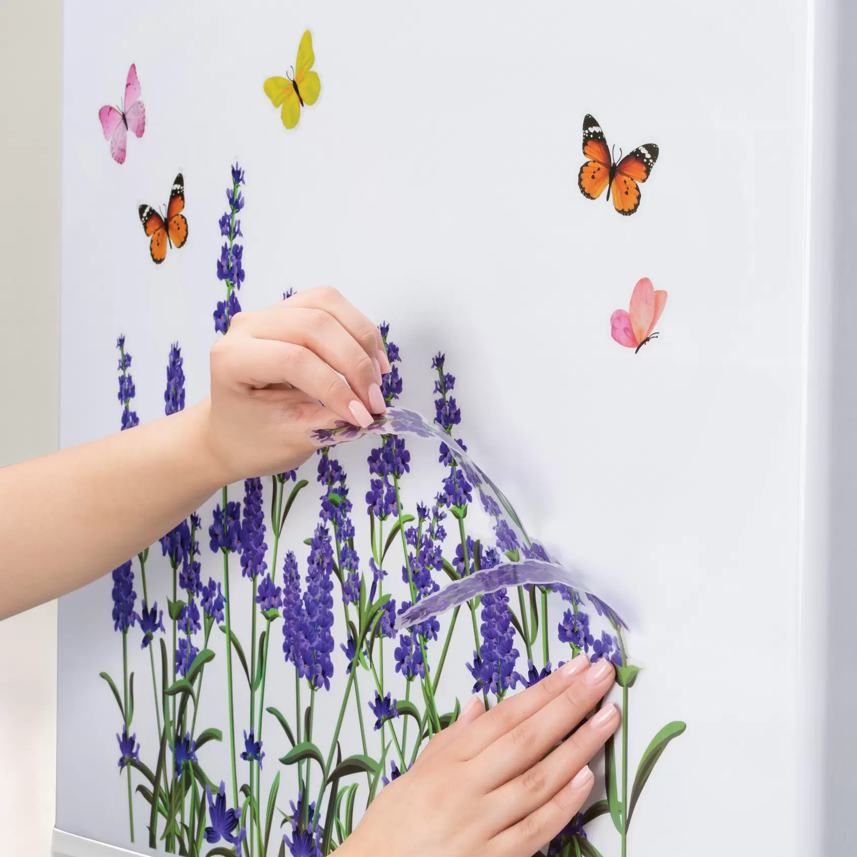 Oferta de Sticker Primavera por $89.9 en BetterWare