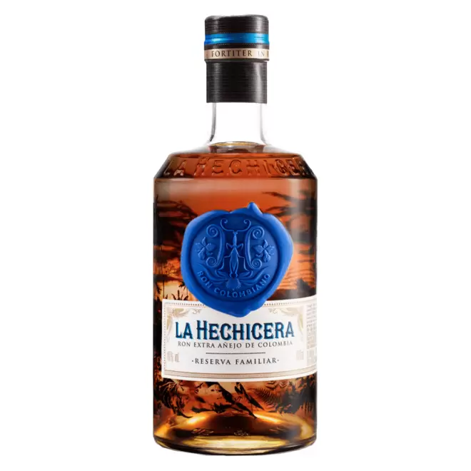 Oferta de Ron La Hechicera Añejo Reserva Familiar 700ml por $1075 en Bodegas Alianza