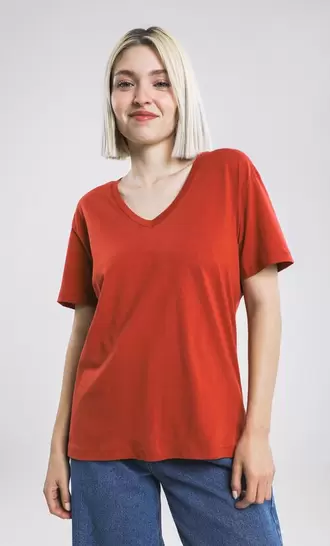 Oferta de Playera Oversize Cuello V por $129 en C&A