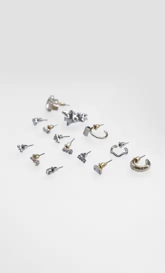 Oferta de Set Aretes Plateados por $69 en C&A