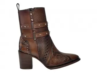 Oferta de Botas Cuadra 4q14ph Para Mujer por $6949 en Calzzapato