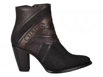 Oferta de Botas Vaqueras Cuadra 3f86ma Negro Para Mujer por $6299 en Calzzapato