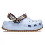 Oferta de Hiker Retro Floral Clog por $1190 en Crocs