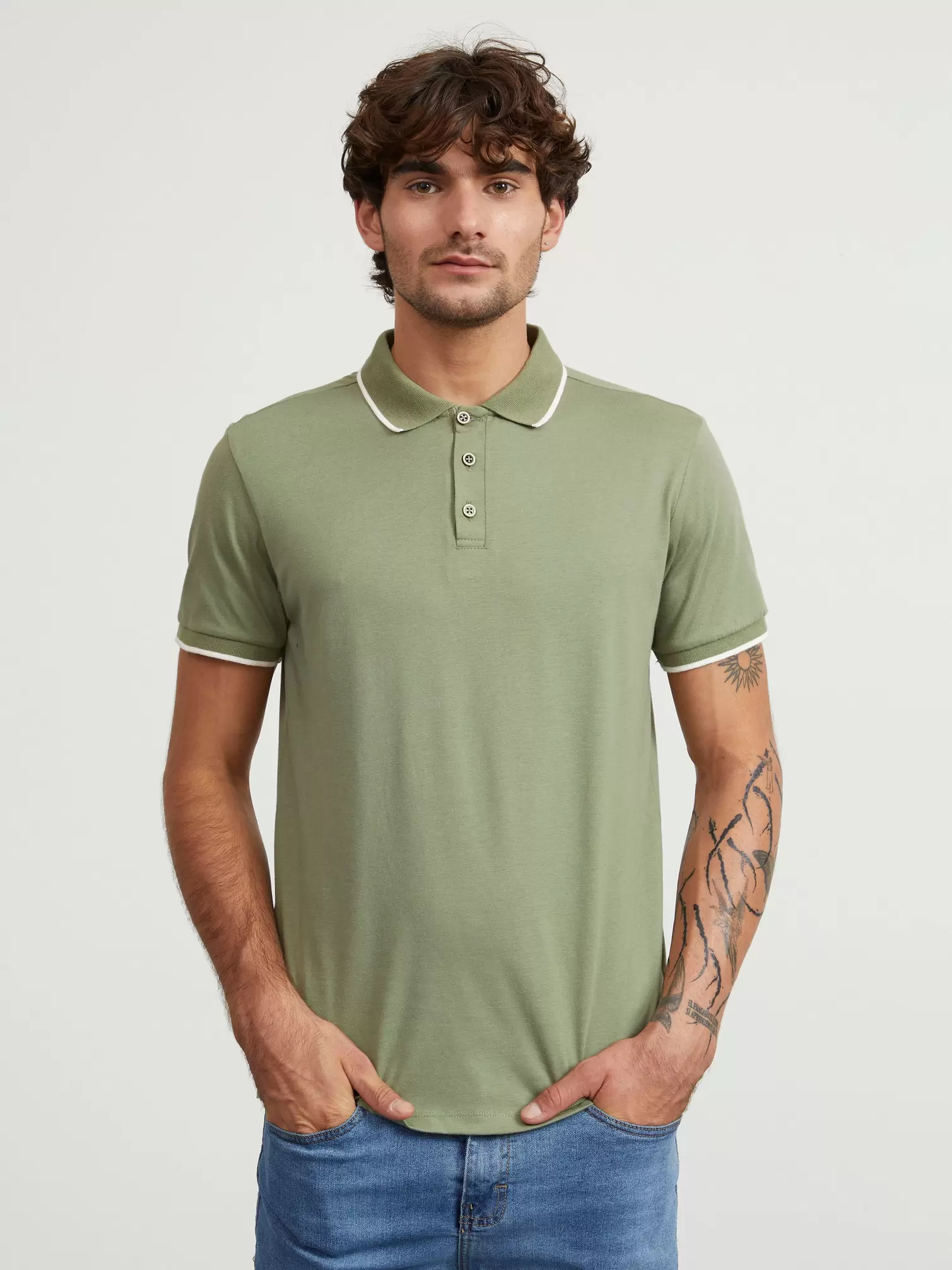 Oferta de Playera Polo Tela Textura por $199 en Cuidado con el Perro