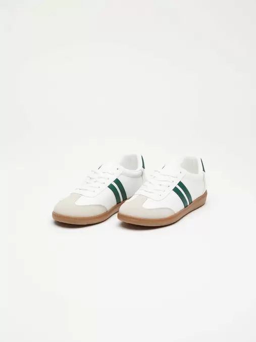 Oferta de Tenis Casual con Rayas Verdes para Mujer por $349 en Cuidado con el Perro