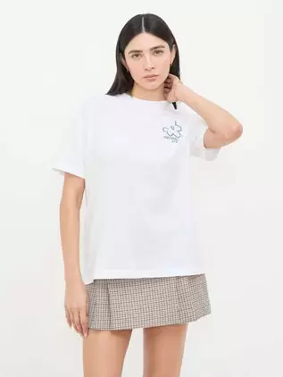 Oferta de Playera Flores Blanca por $159 en Cuidado con el Perro