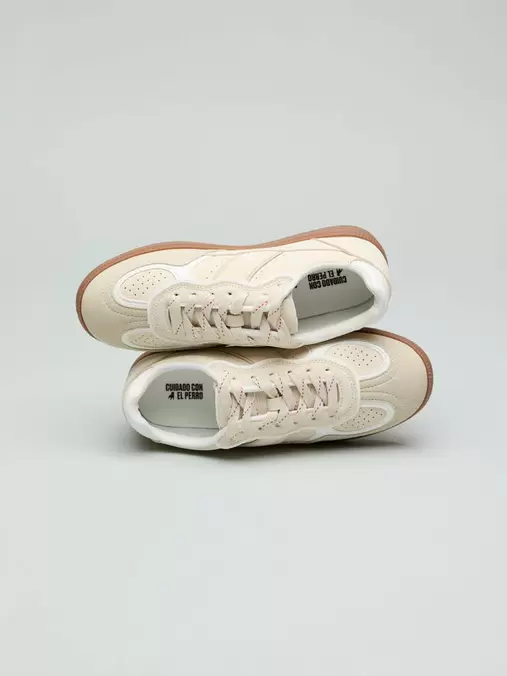 Oferta de Tenis Beige para Mujer por $379 en Cuidado con el Perro