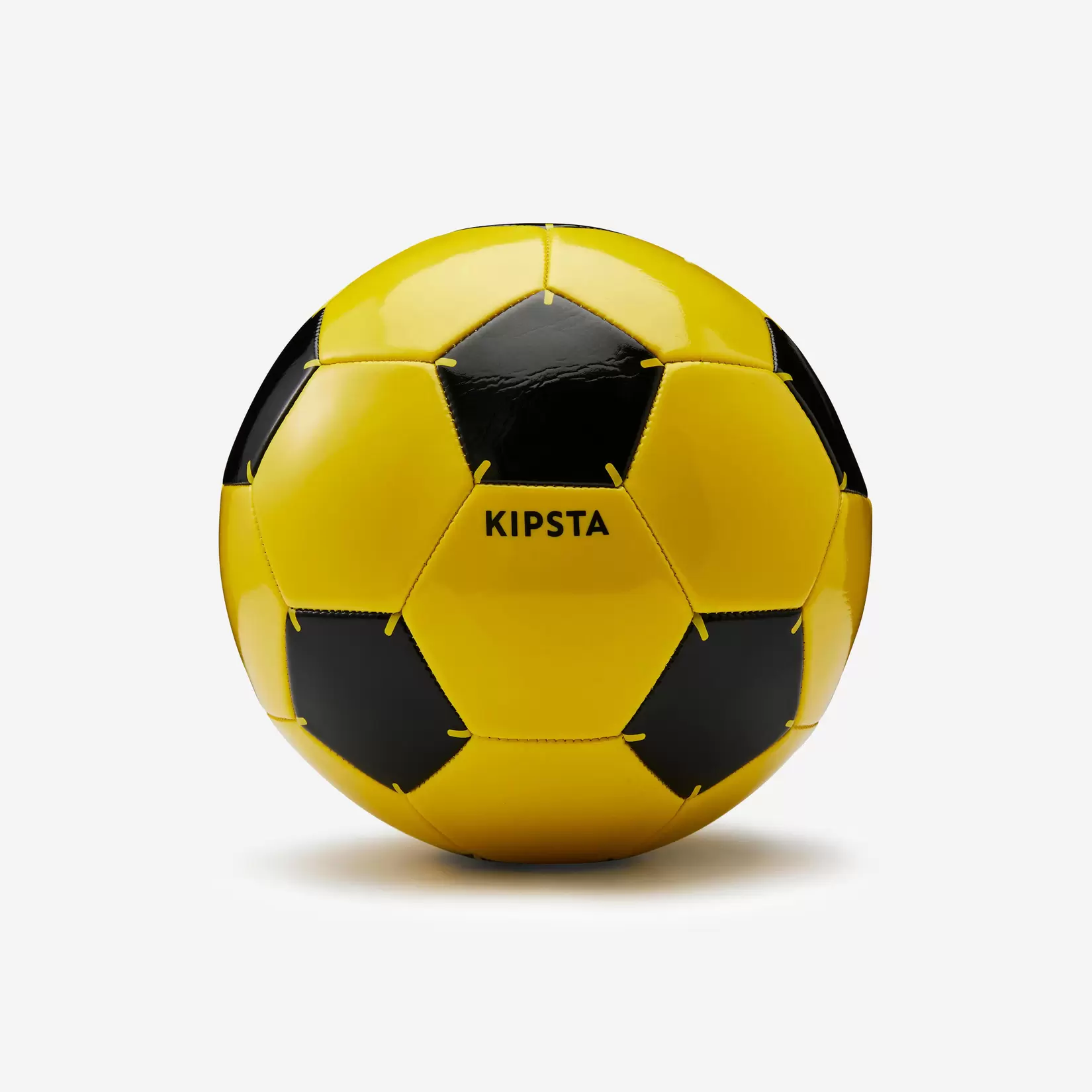 Oferta de Balón de fútbol First Kick talla 5 (jugadores de 12 años o más) amarillo por $140 en Decathlon