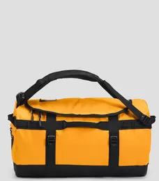 Oferta de Maleta Base Camp Duffel S Unisex por $2392 en El Palacio de Hierro