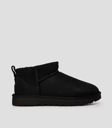 Oferta de Botines Classic Ultra Mini en piel Mujer por $3832 en El Palacio de Hierro