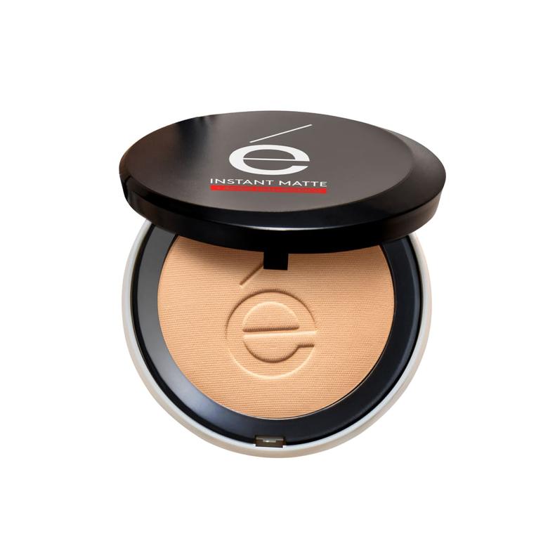 Oferta de Instant Matte Polvo Compacto por $380 en Ésika