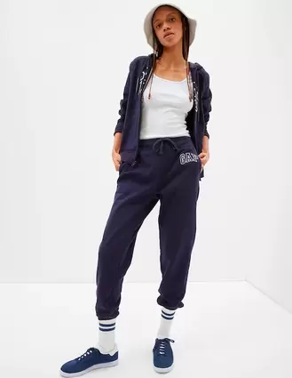 Oferta de Pants regular GAP con jareta para mujer por $839.3 en GAP