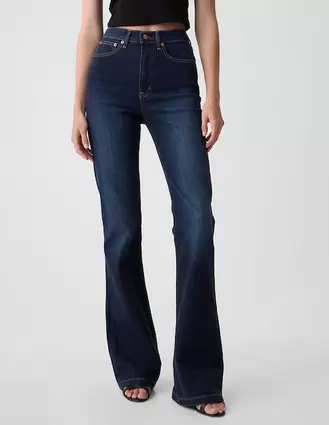 Oferta de Jeans flare corte cintura alta para mujer por $1439.2 en GAP