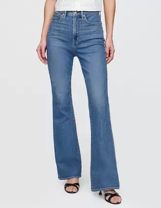 Oferta de Jeans boot corte cintura para mujer por $1679.3 en GAP
