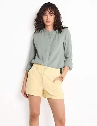 Oferta de Short Gap de mezclilla para mujer por $909.3 en GAP