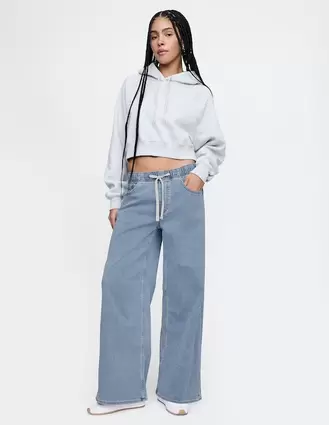 Oferta de Jeans relaxed baggy GAP corte cadera para mujer por $1399.3 en GAP