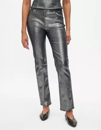 Oferta de Jeans slim corte cintura alta para mujer por $699.3 en GAP