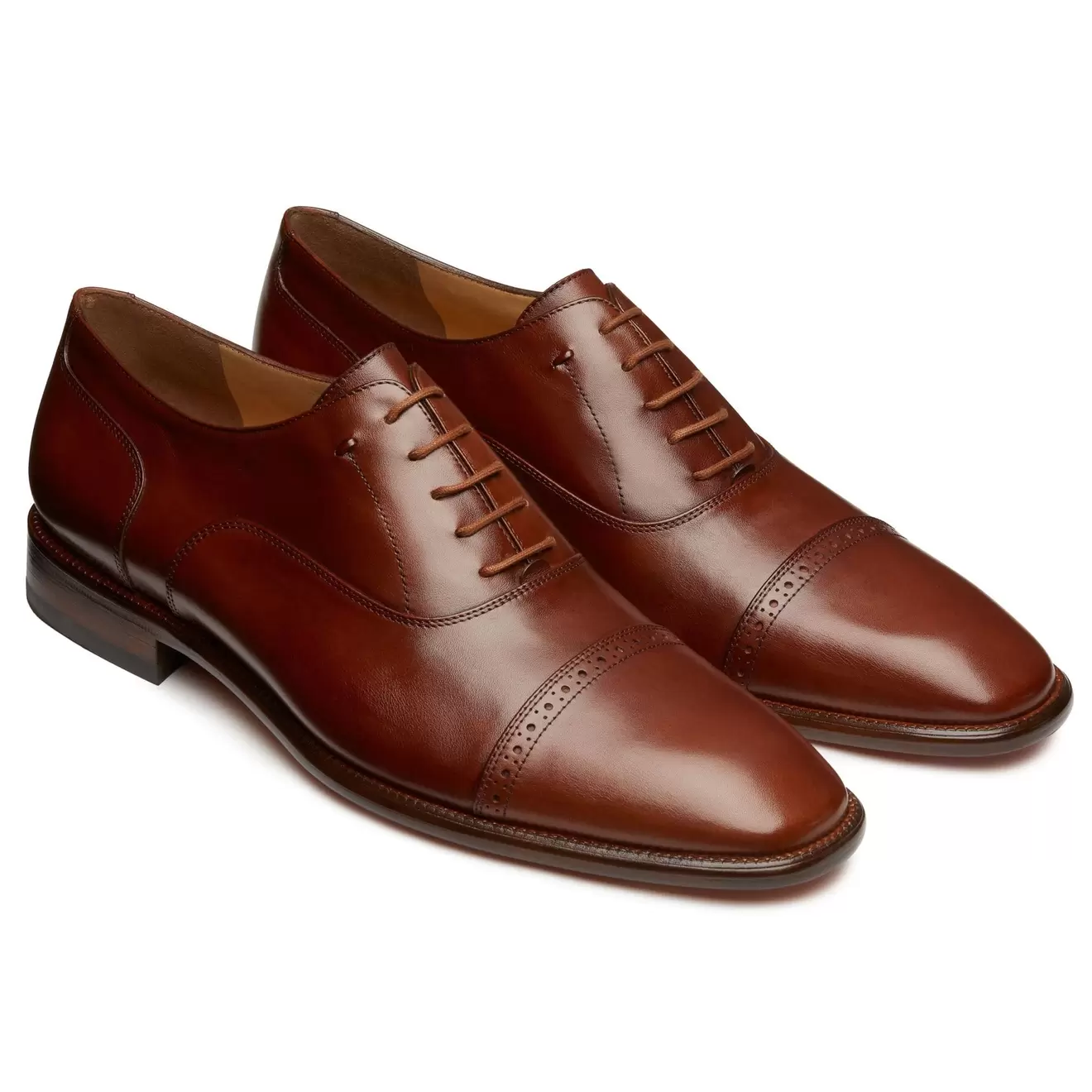 Oferta de Zapatos oxford de piel con perforaciones (tipo brogue) para hombre por $3359.2 en Jean Pierre