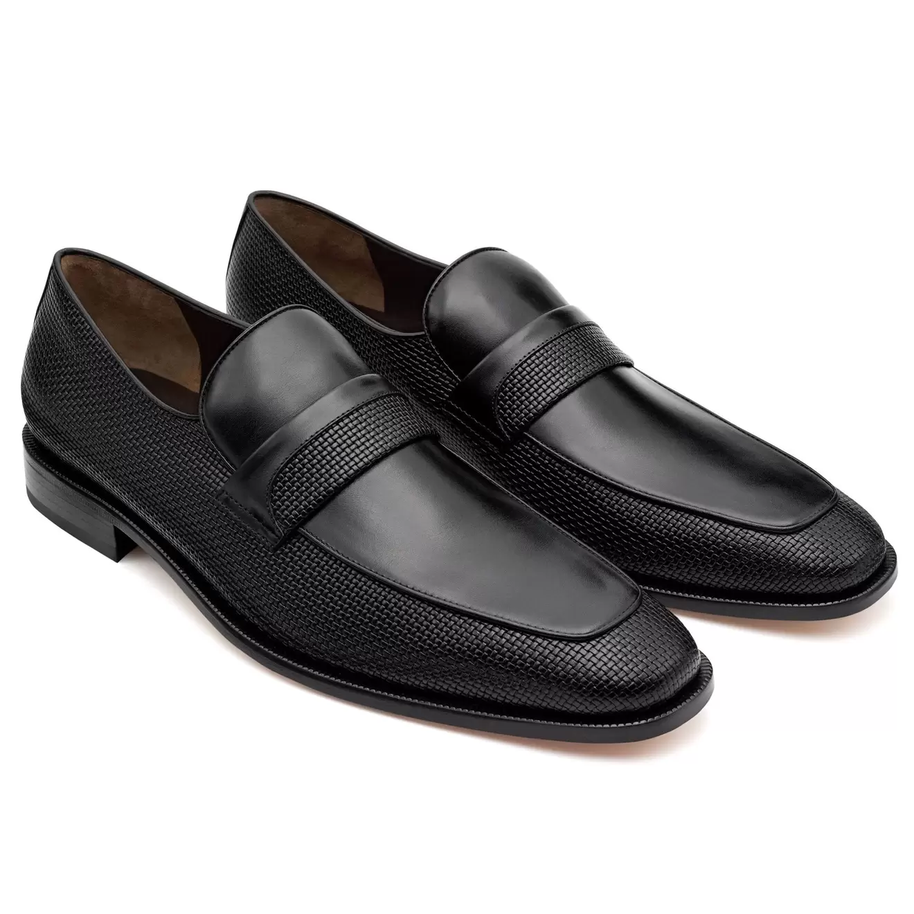 Oferta de Mocasines formales de piel trenzada y lisa para hombre por $3199.2 en Jean Pierre
