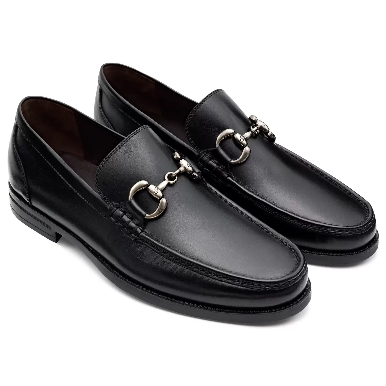 Oferta de Mocasines de piel con acabado brillante y hebilla para hombre por $3679.2 en Jean Pierre