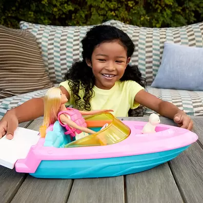 Oferta de Barbie Lancha con Muñeca - GRG30 por $599.25 en Juguetibici