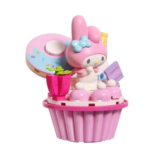 Oferta de Hello Kitty y Sanrio Figura de Construcción de Strawberry Cupcake por $131.6 en Juguetrón