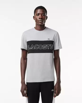 Oferta de Playera Lacoste regular fit con estampado color block por $1253 en Lacoste