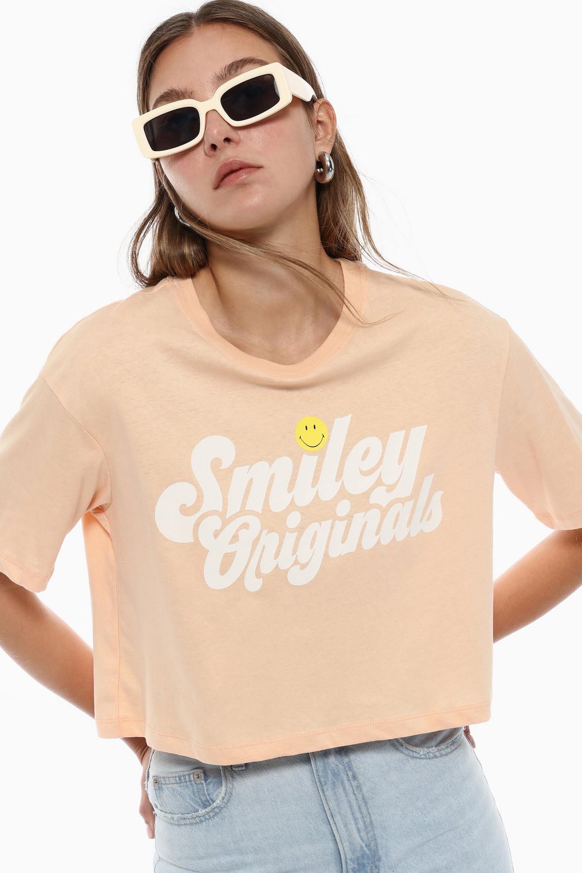 Oferta de Camiseta Cropped Smiley® por $179 en Lefties